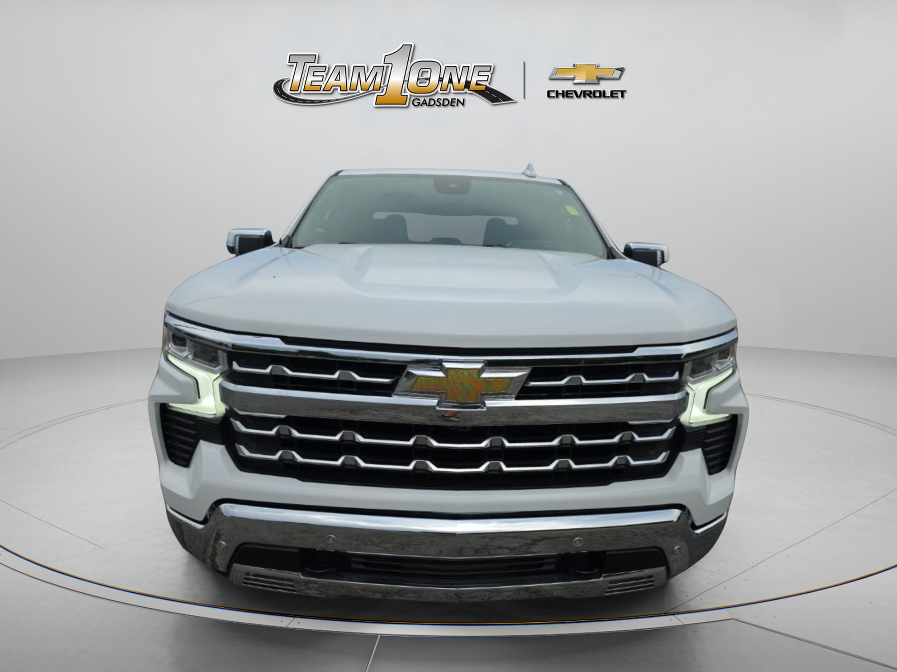 Used 2024 Chevrolet Silverado 1500 LTZ AWD/4WD image 2
