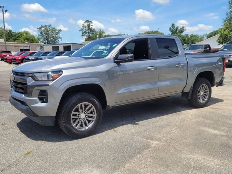 Used 2023 Chevrolet Colorado LT w/ LT Convenience Package II image 4