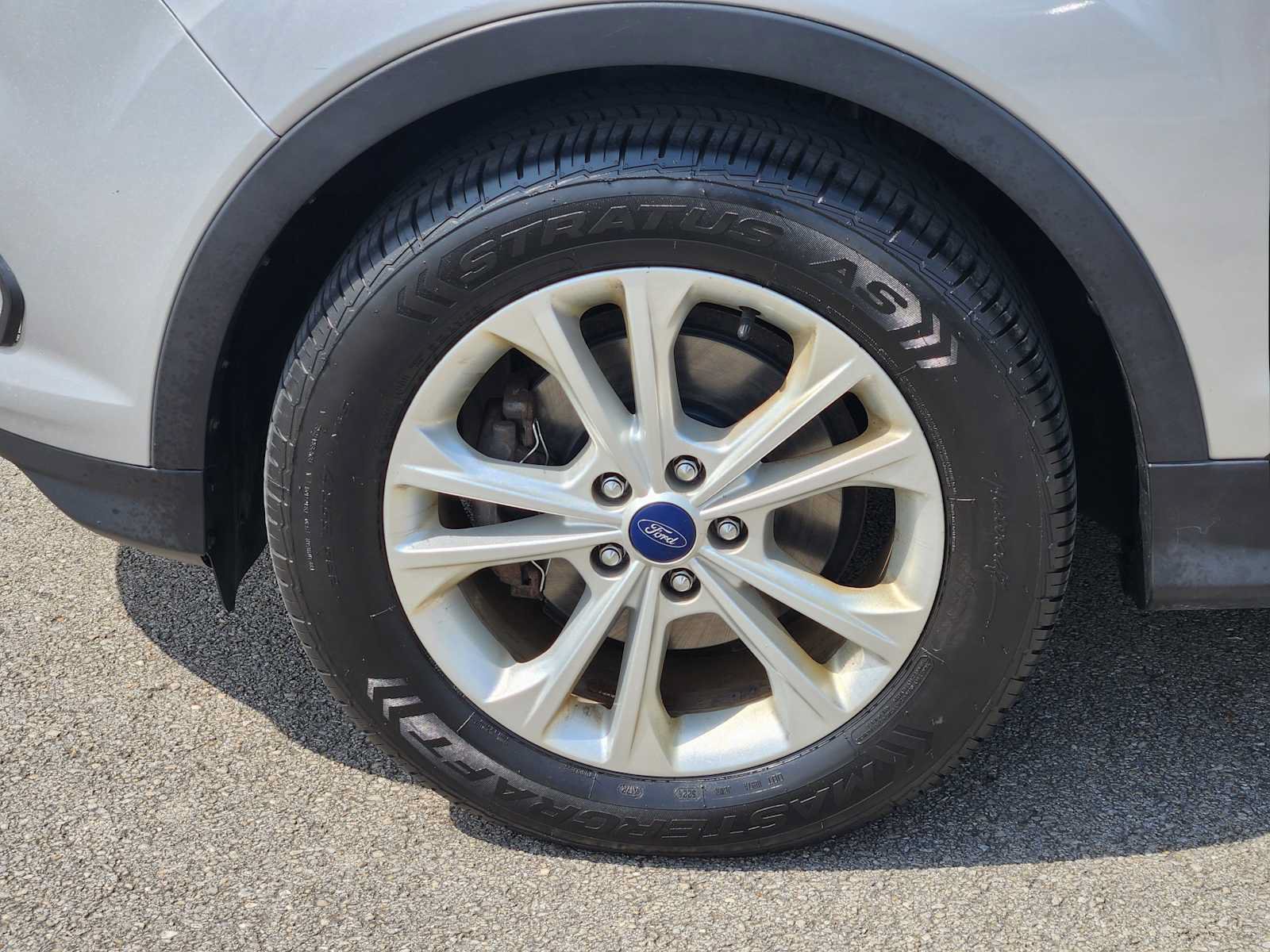 Used 2018 Ford Escape SE w/ SE Sync 3 Package FWD image 9