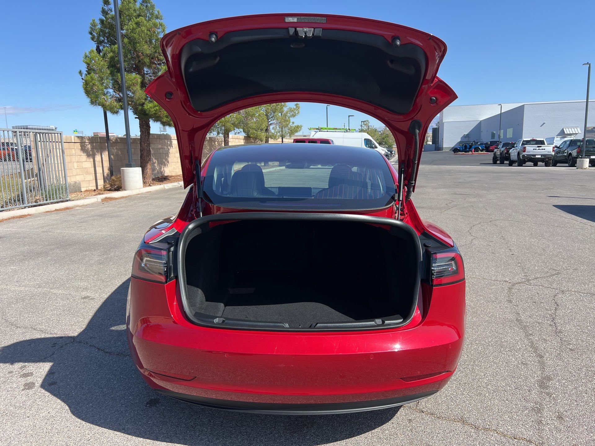 Used 2018 Tesla Model 3 Long Range RWD image 14