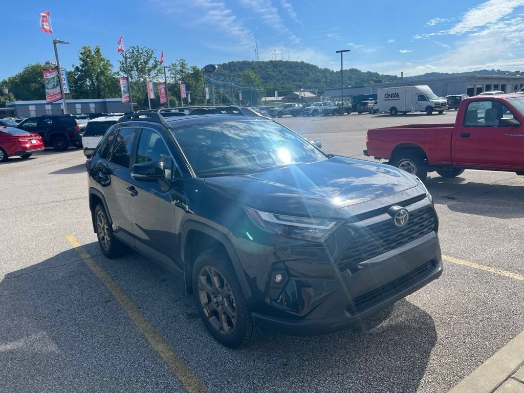 Used 2025 Toyota RAV4 Woodland Edition w/ Weather Package AWD/4WD image 38