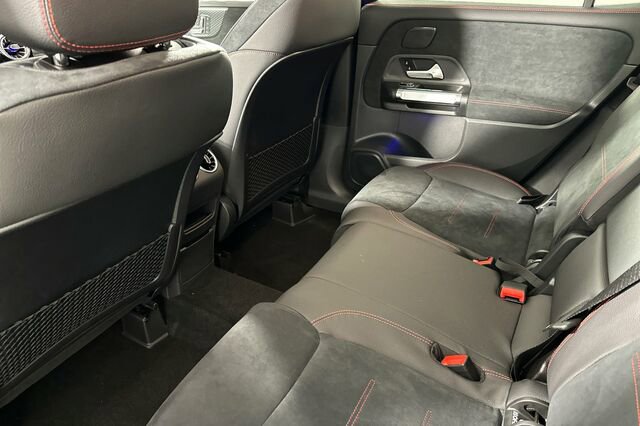 Used 2024 Mercedes-Benz GLB 250 image 12