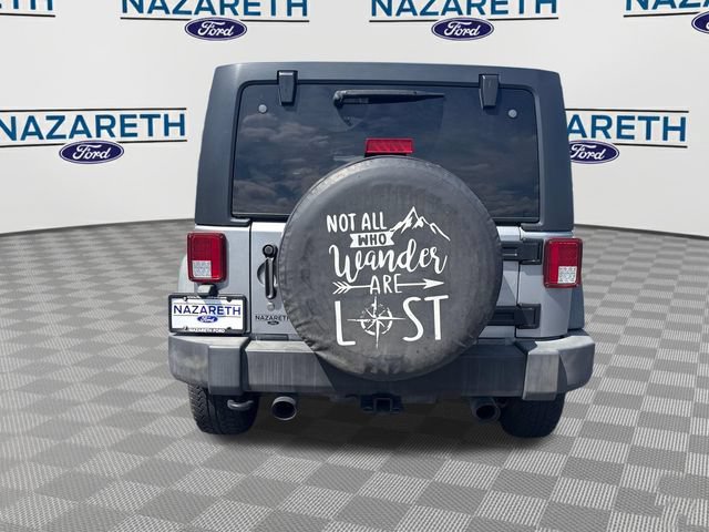 Used 2015 Jeep Wrangler Unlimited Rubicon w/ Connectivity Group AWD/4WD image 6