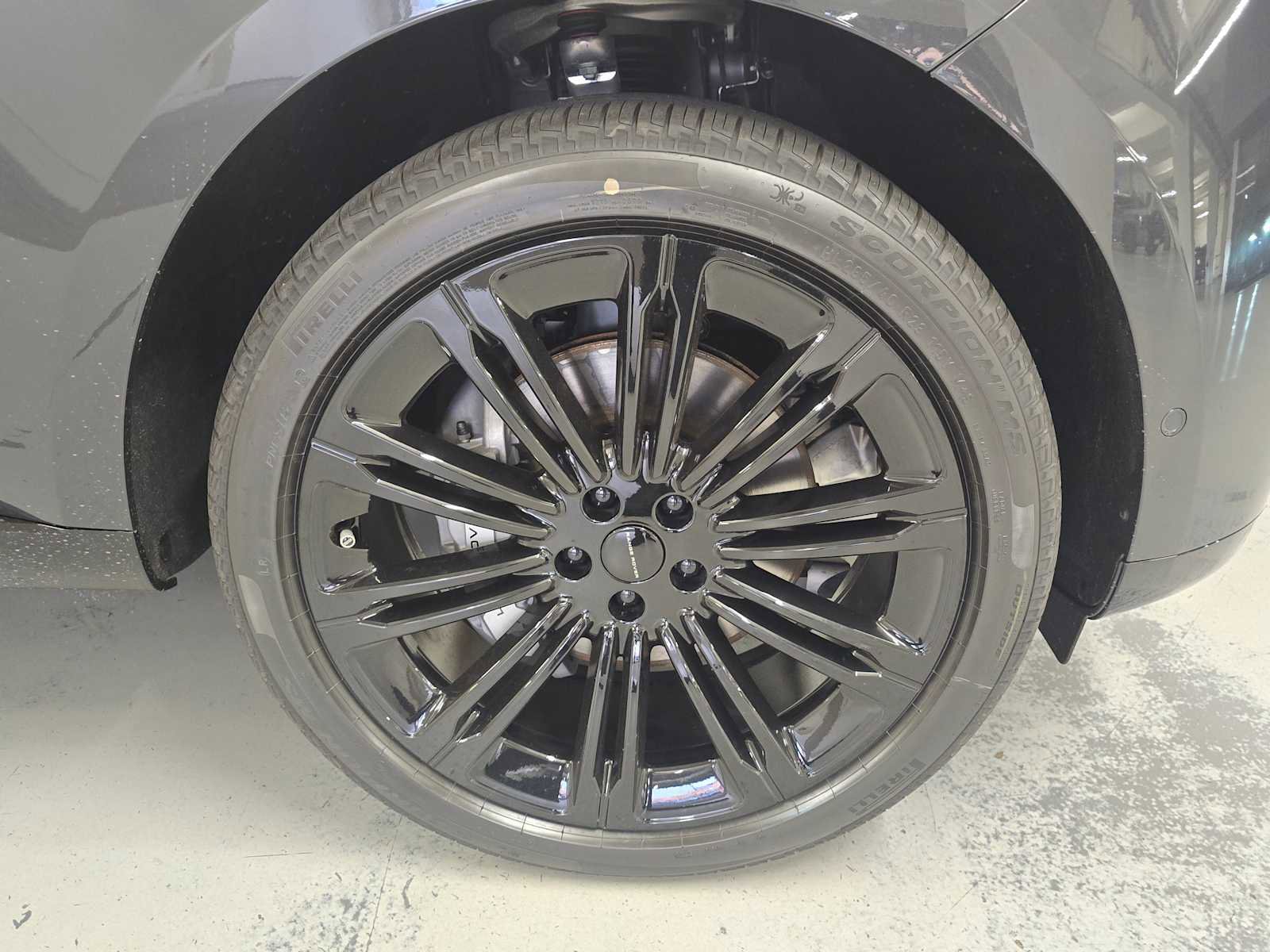 New 2026 Land Rover Range Rover SE image 9