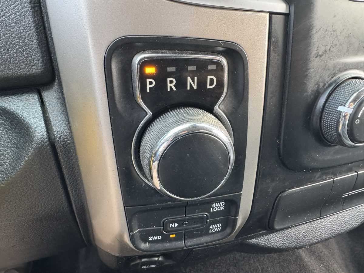 Used 2017 RAM 1500 Classic SLT image 31