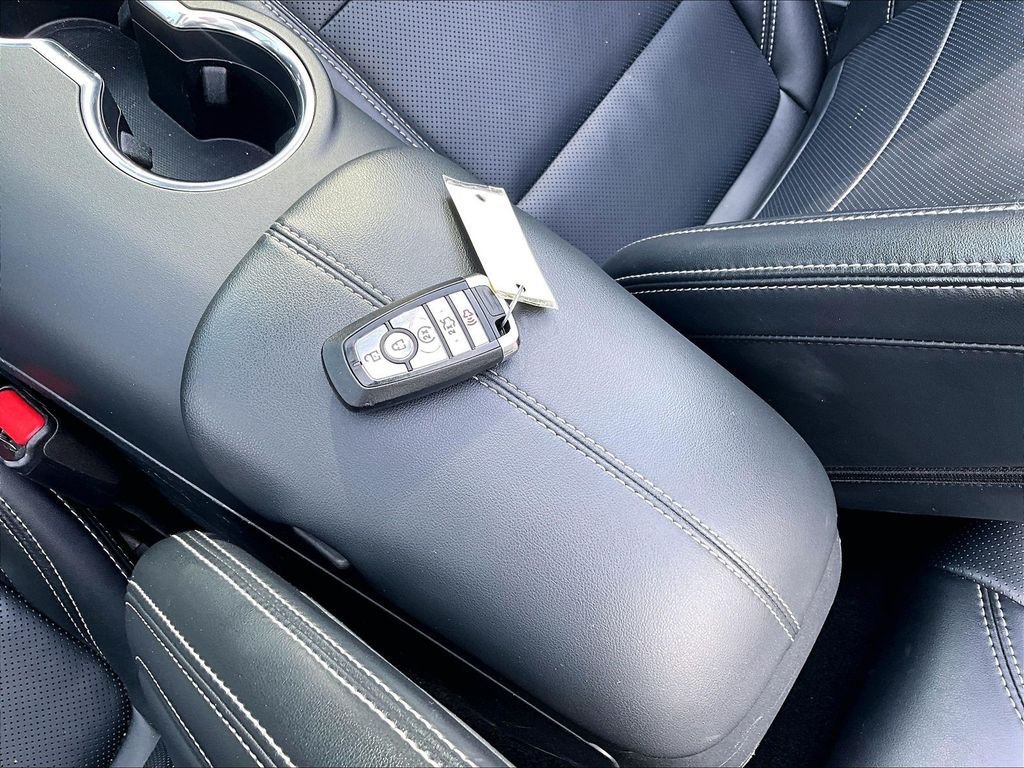 Used 2025 Ford Mustang Premium RWD image 27
