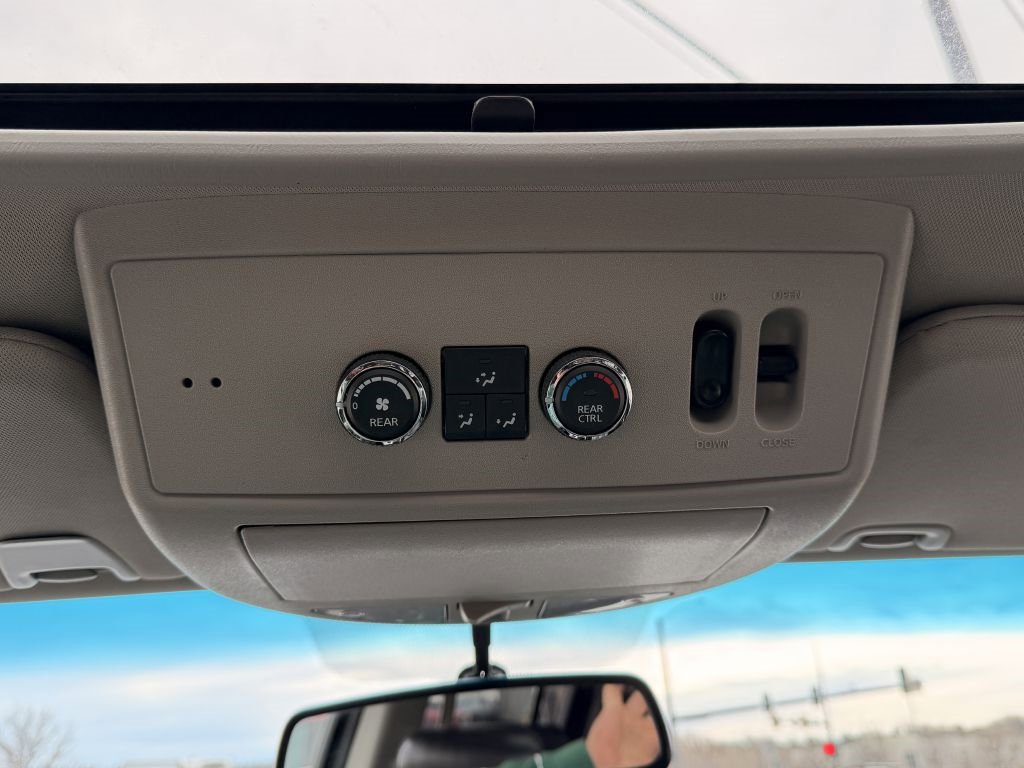 Used 2015 Nissan Armada Platinum image 33