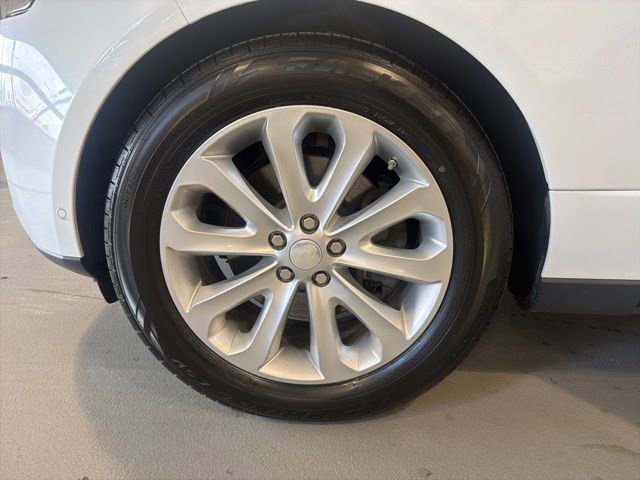 Used 2016 Land Rover Range Rover HSE image 30