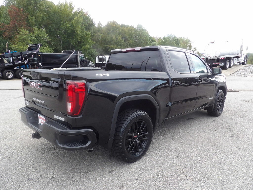 Used 2022 GMC Sierra 1500 Elevation AWD/4WD image 7