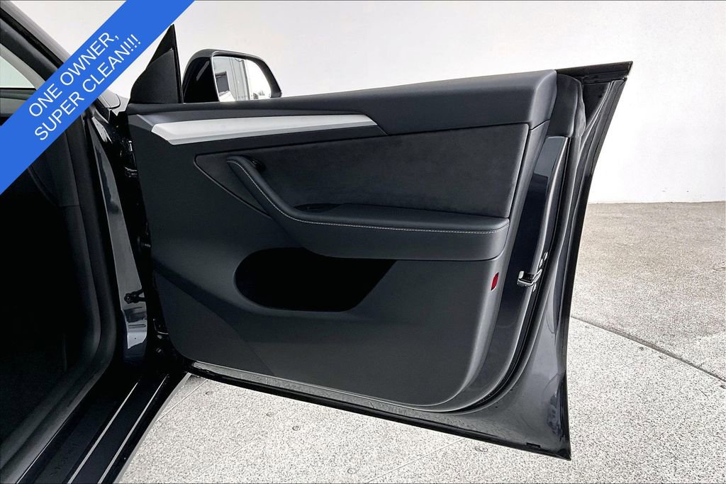 Used 2025 Tesla Model Y Long Range RWD image 19