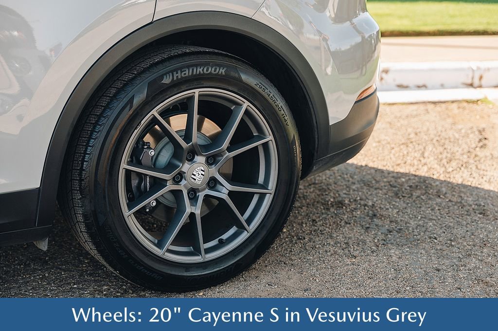 Used 2024 Porsche Cayenne w/ Premium Package image 10