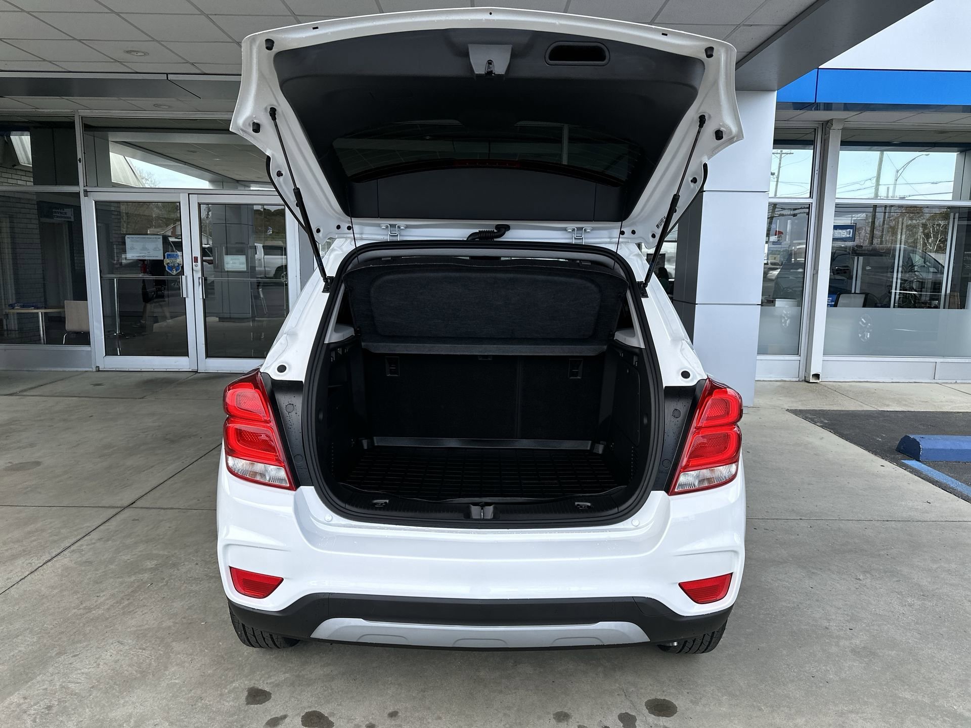 Used 2020 Chevrolet Trax LT w/ LT Convenience Package FWD image 23