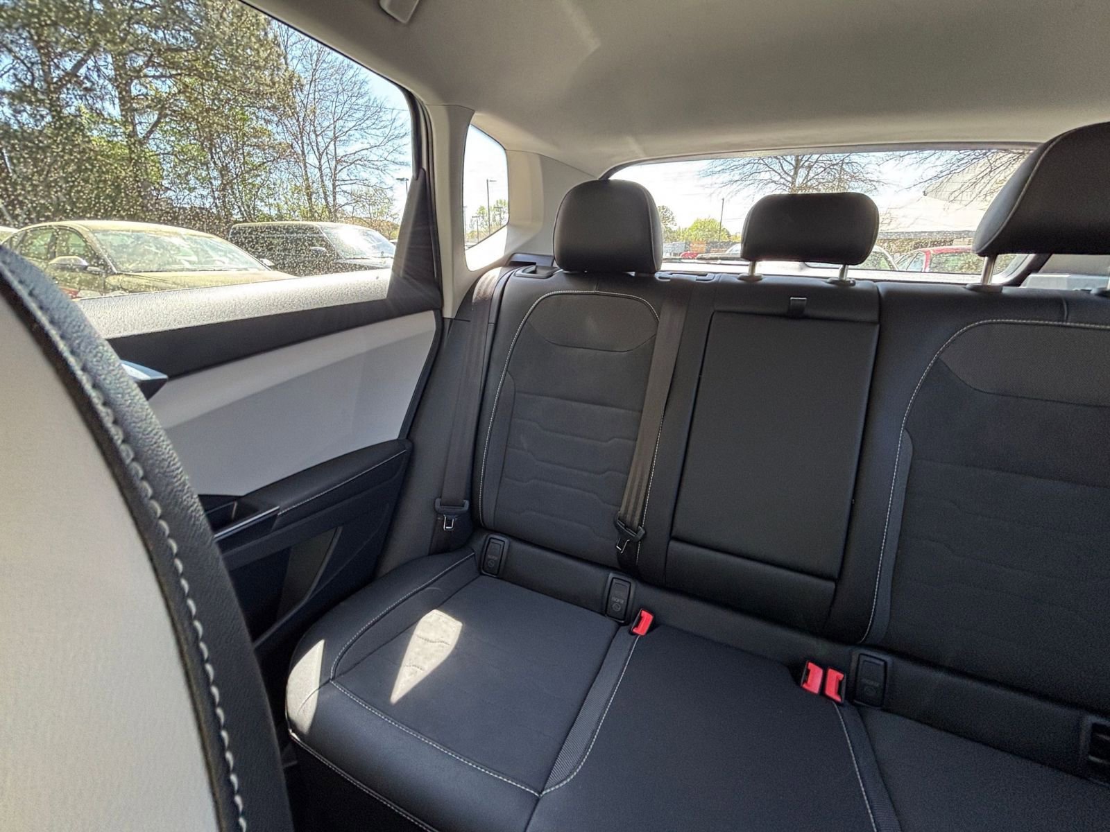 Used 2025 Volkswagen Taos SE image 40