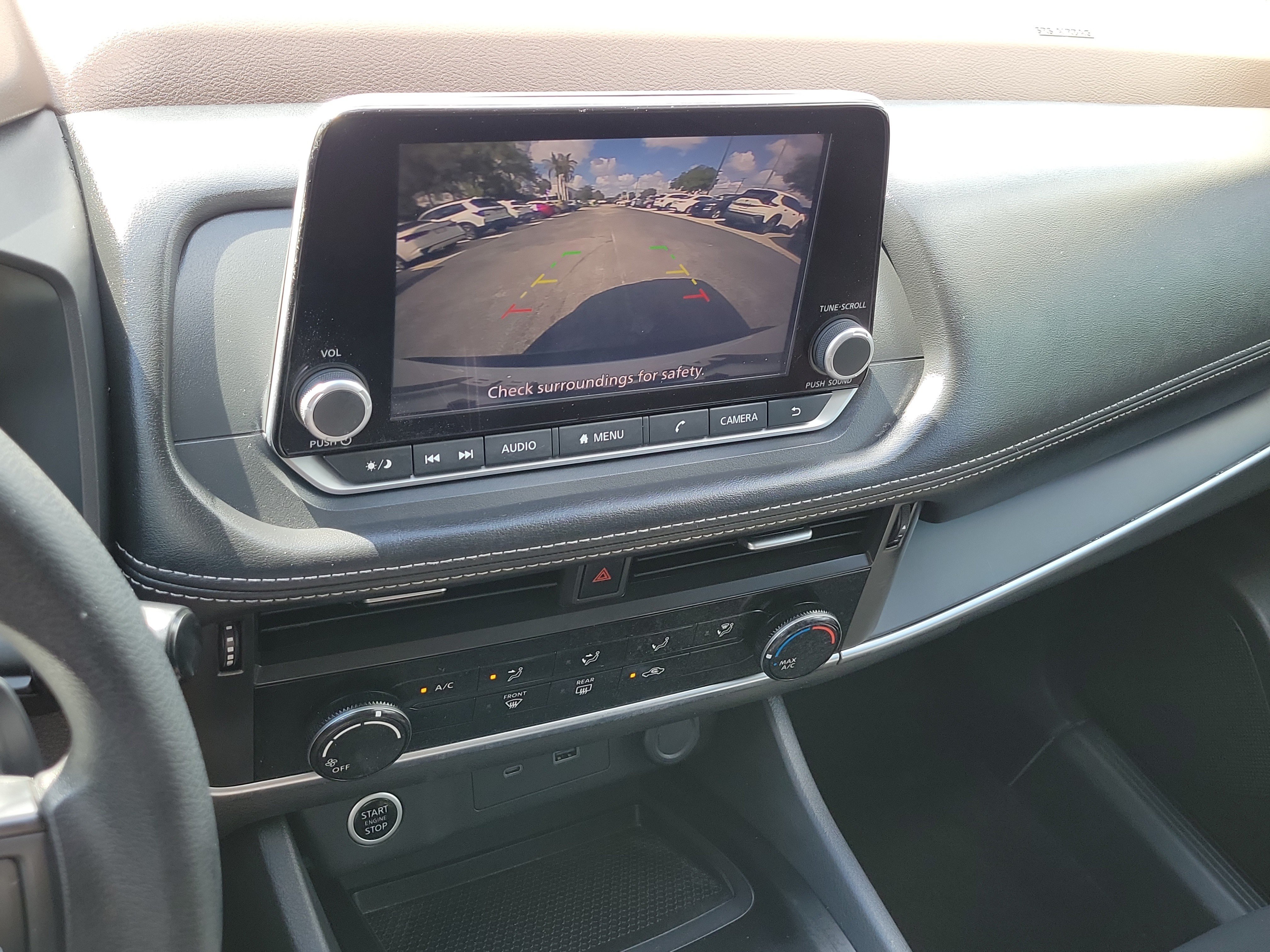 Used 2023 Nissan Rogue S AWD/4WD image 28