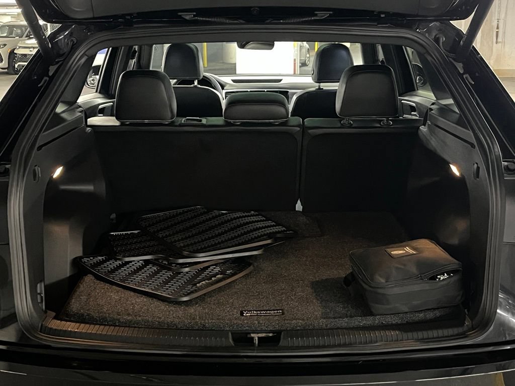 Used 2023 Volkswagen Atlas Cross Sport SE w/ Panoramic Sunroof Package AWD/4WD image 39
