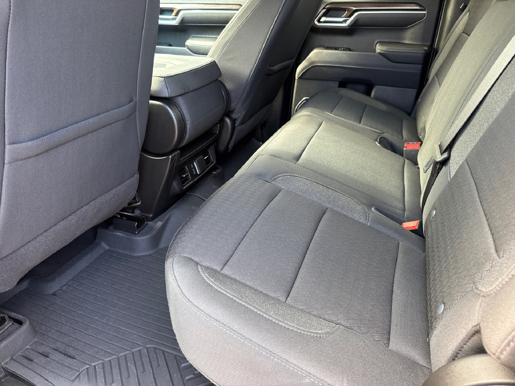 Used 2025 Chevrolet Silverado 1500 LT AWD/4WD image 17