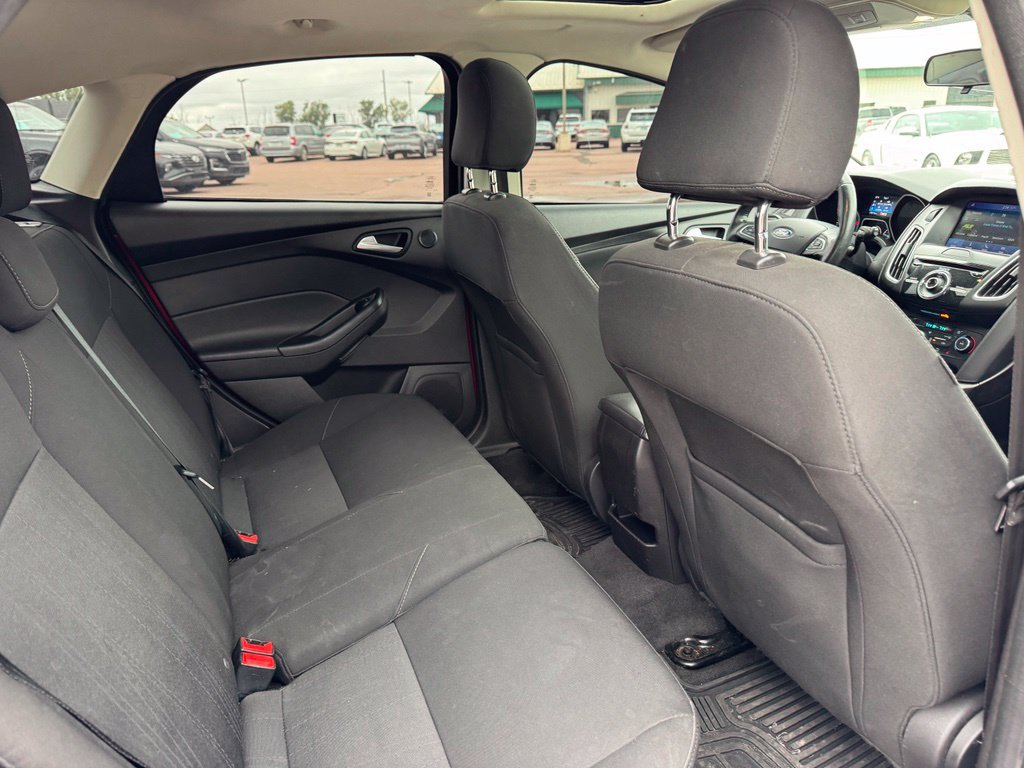 Used 2017 Ford Focus SEL w/ Cold Weather Package FWD image 18