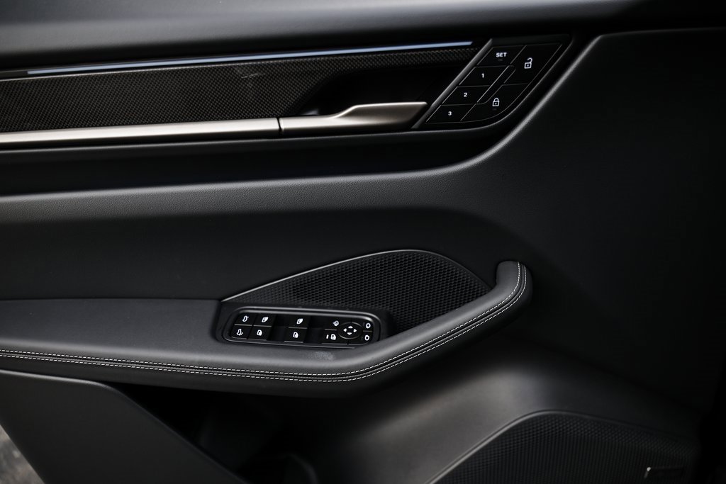 New 2025 Porsche Macan Turbo Electric image 18