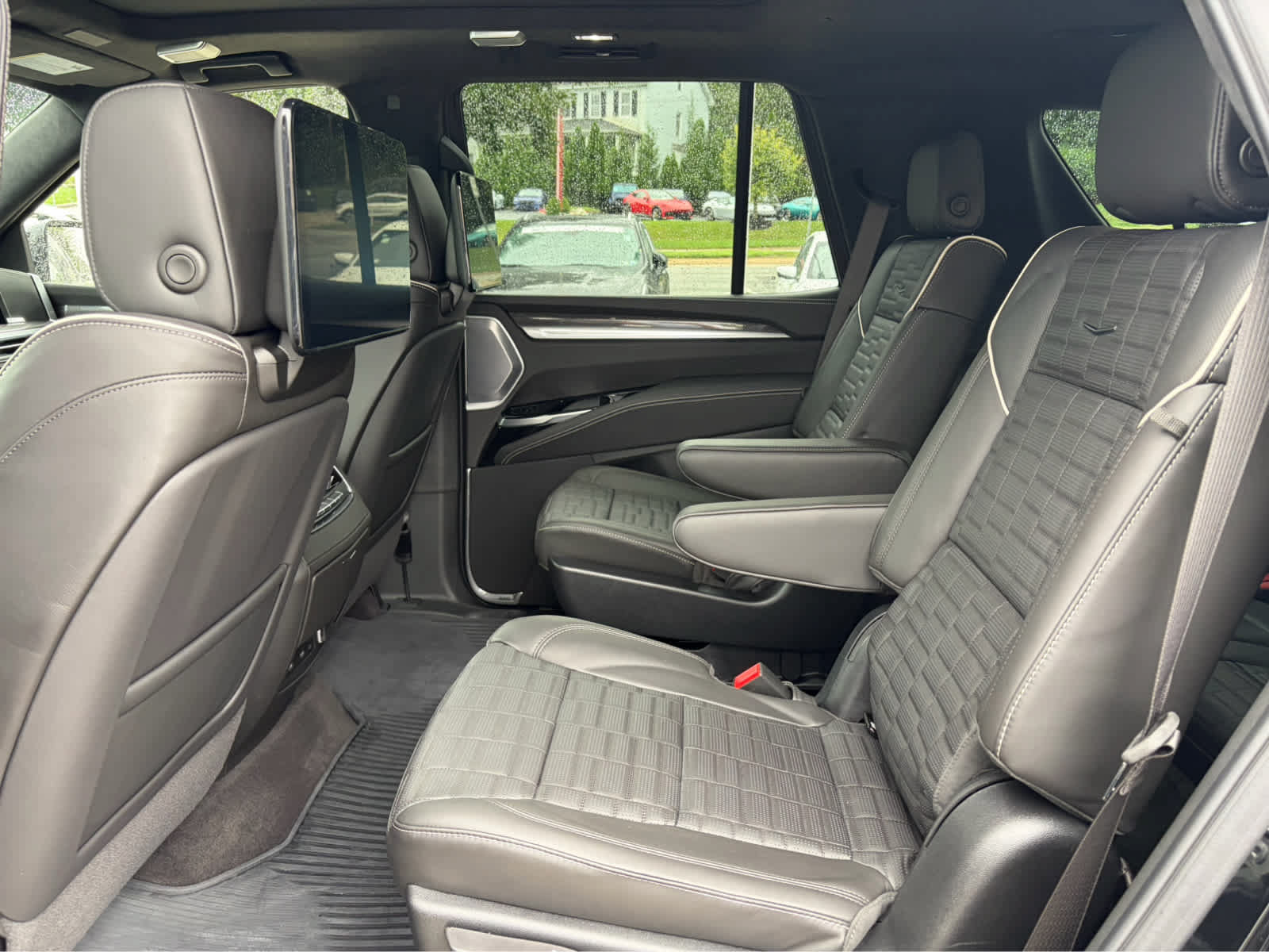 Certified 2026 Cadillac Escalade V w/ LPO, ONYX Package AWD/4WD image 11