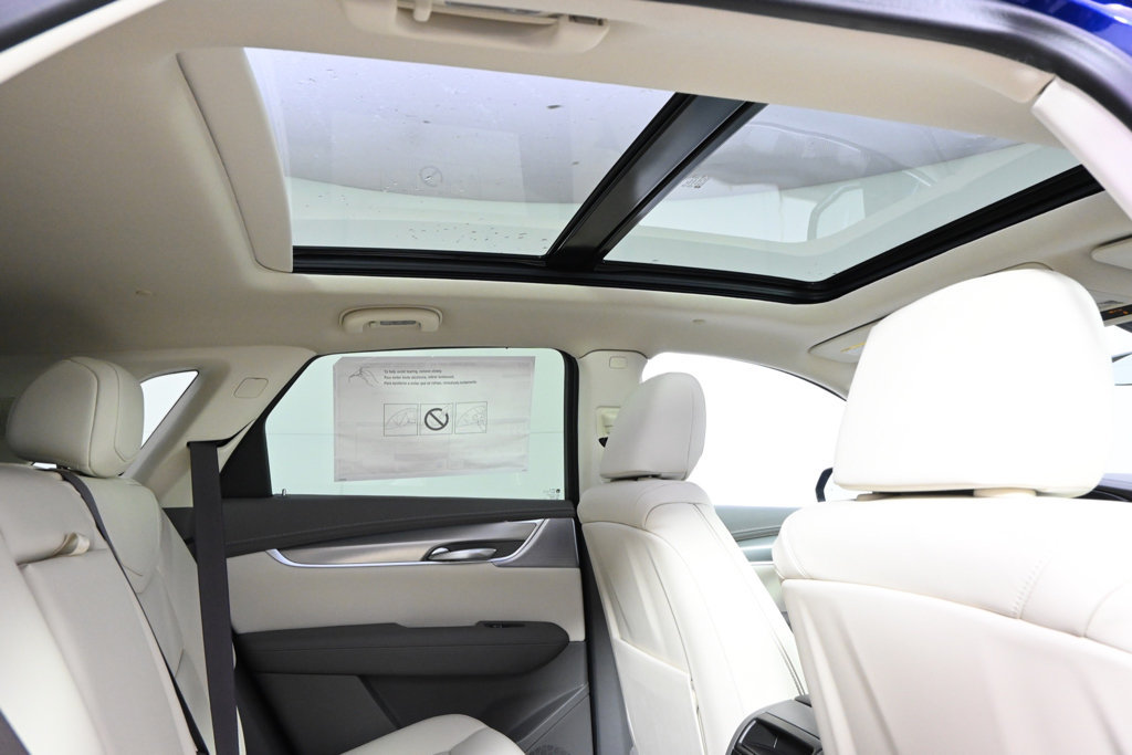New 2026 Cadillac XT5 Premium Luxury w/ LPO, Floor Liner Package AWD/4WD image 17