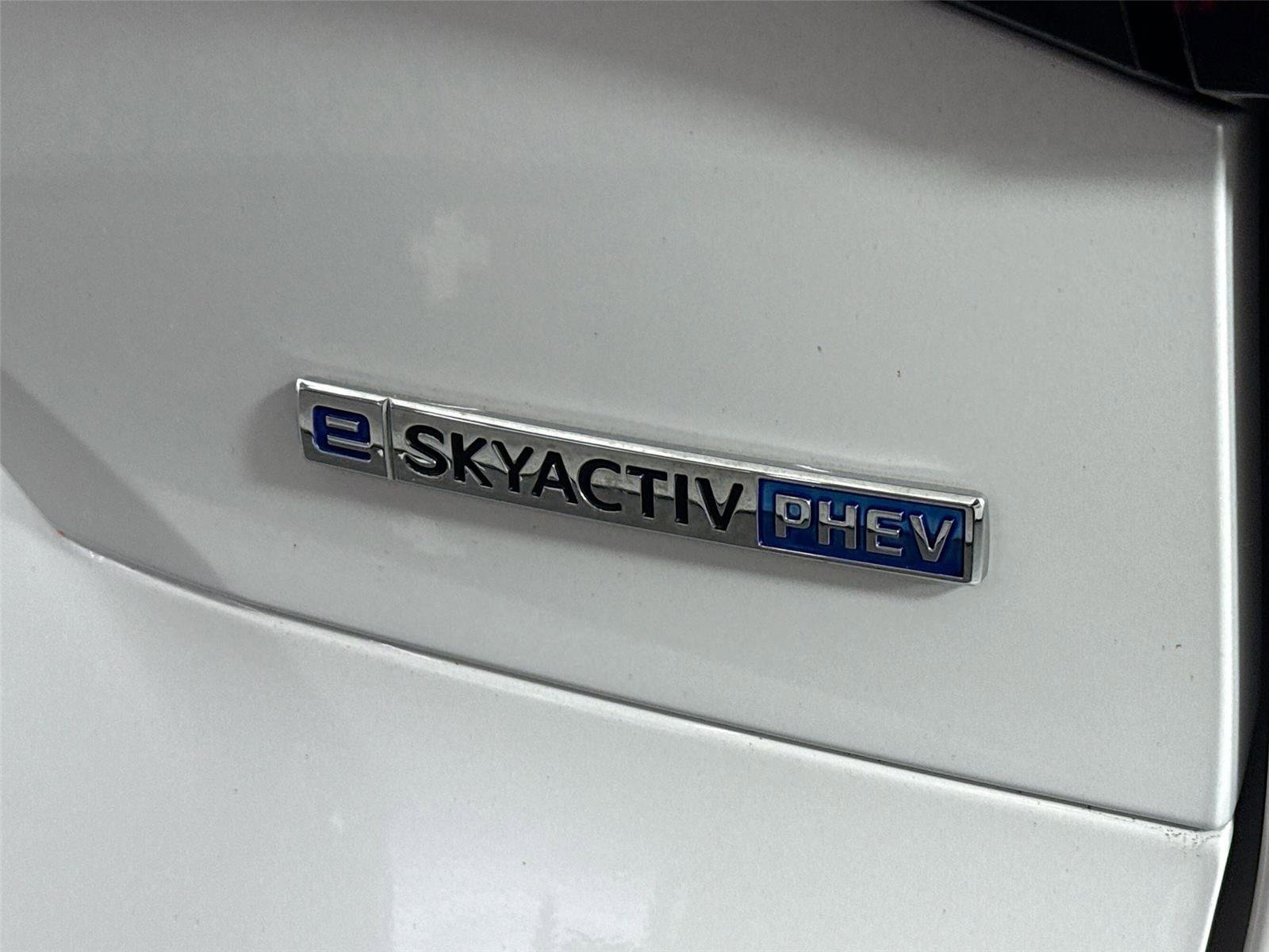 Used 2024 MAZDA CX-90 Plug-In Hybrid w/ Preferred AWD/4WD image 15