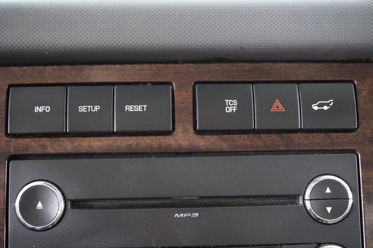 Used 2014 Ford Expedition EL XLT w/ Equipment Group 202A AWD/4WD image 19