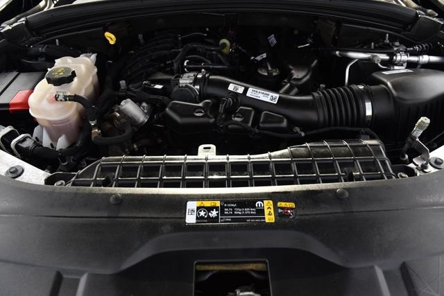 Used 2024 Jeep Grand Cherokee Laredo AWD/4WD image 25