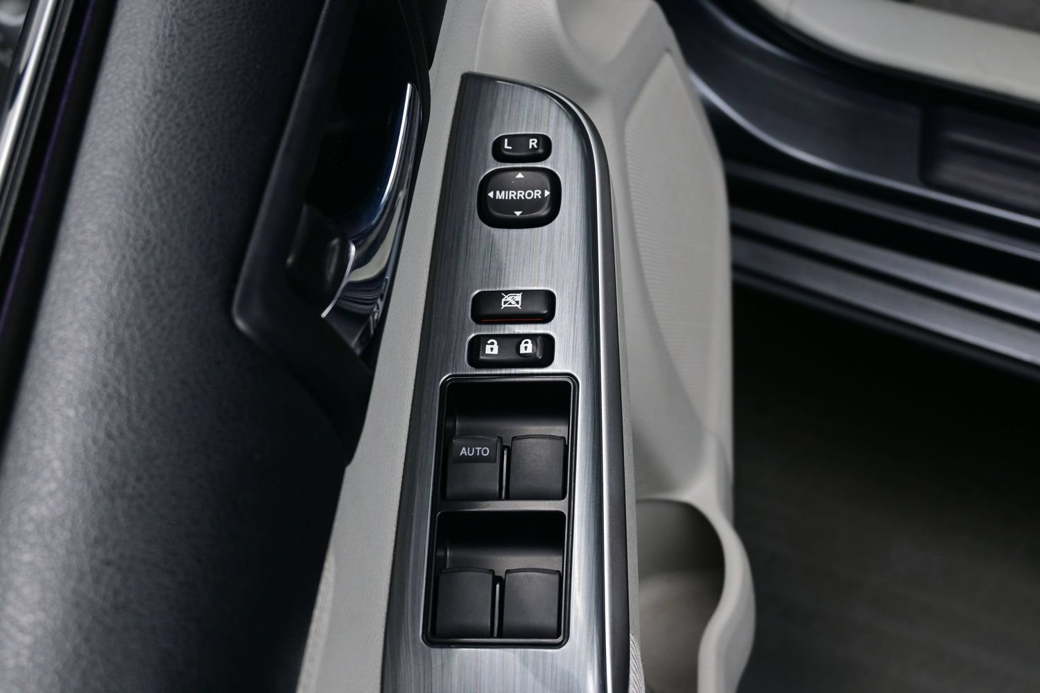 Used 2012 Toyota Camry XLE FWD image 10