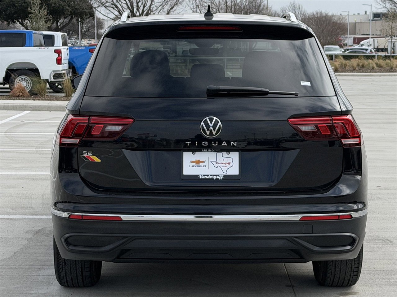Used 2023 Volkswagen Tiguan SE image 5