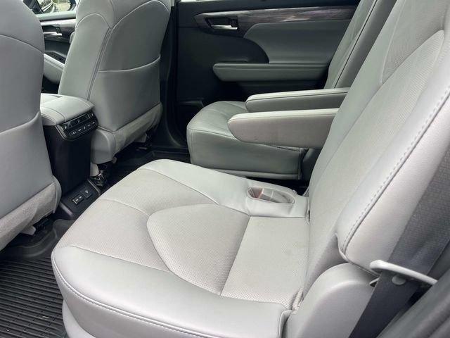 Used 2022 Toyota Highlander Platinum AWD/4WD image 21