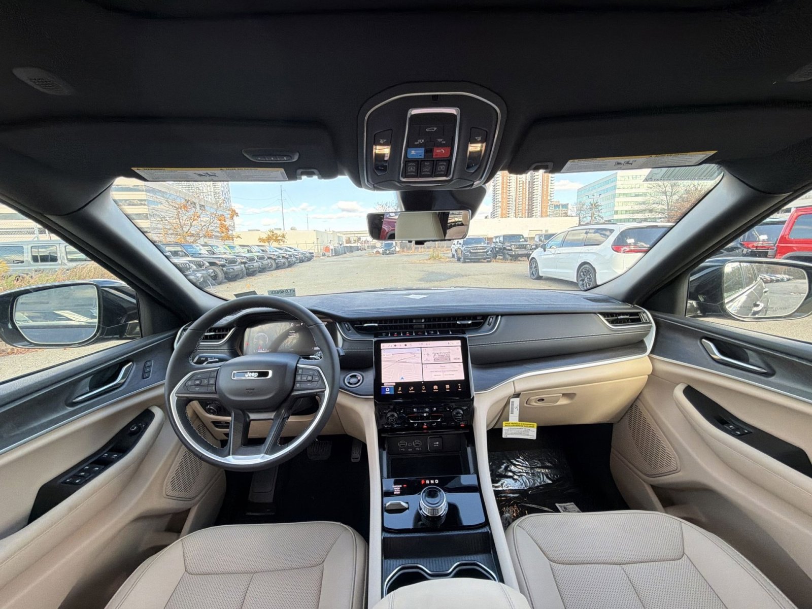 New 2025 Jeep Grand Cherokee Limited w/ Luxury Tech Group II image 23