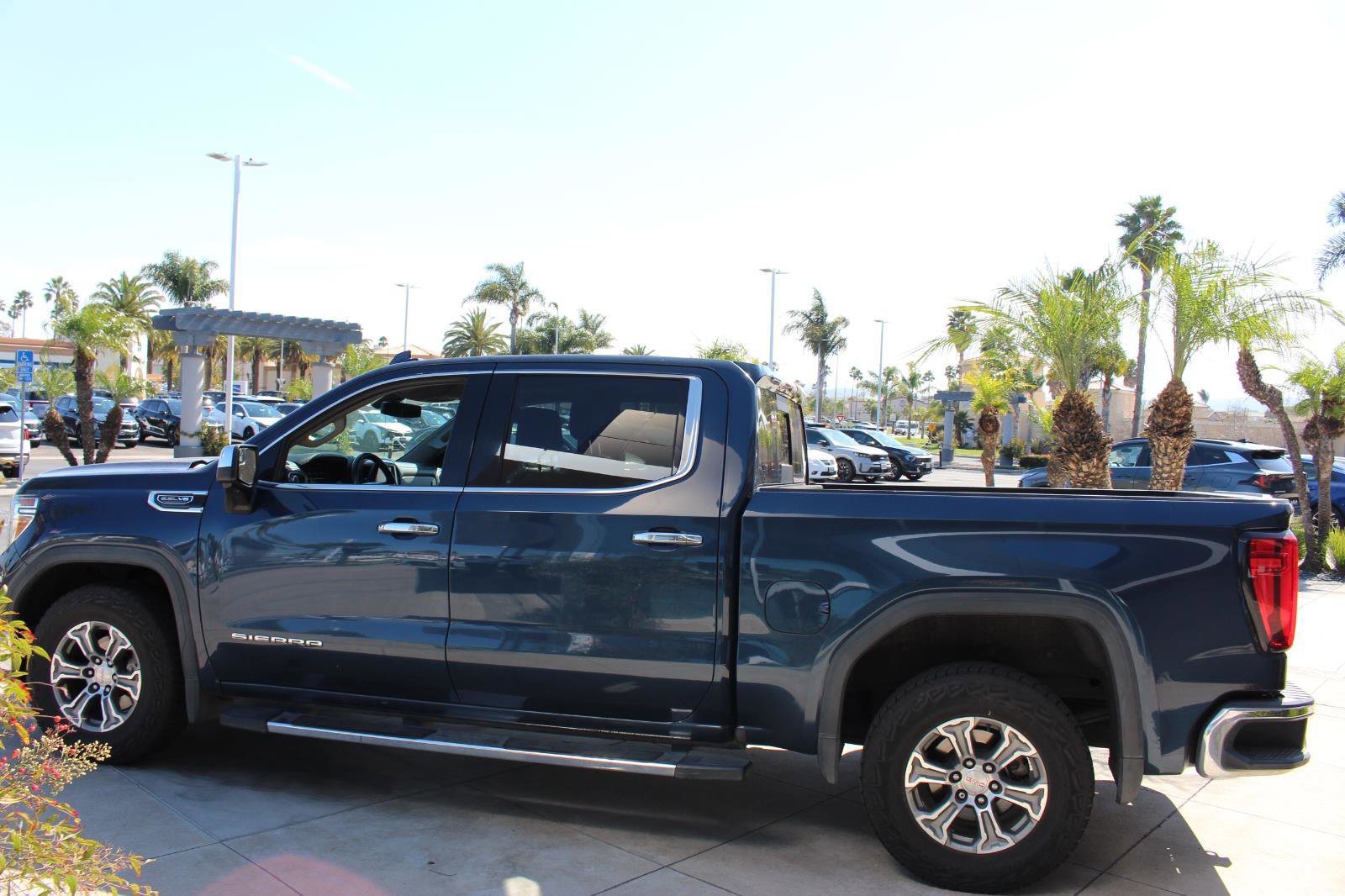 Used 2020 GMC Sierra 1500 SLT w/ SLT Convenience Package image 6