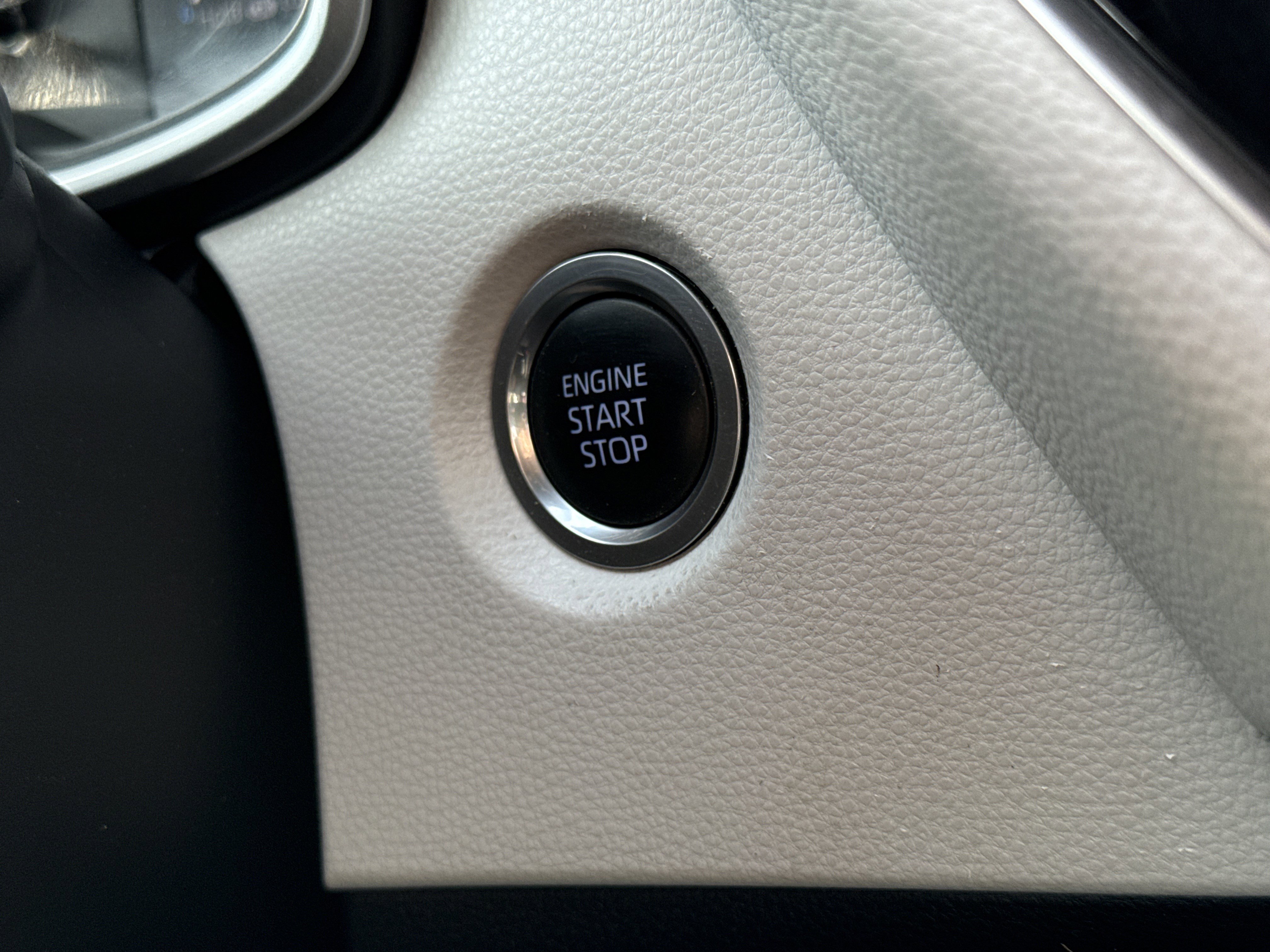 Used 2019 Toyota Corolla SE image 32