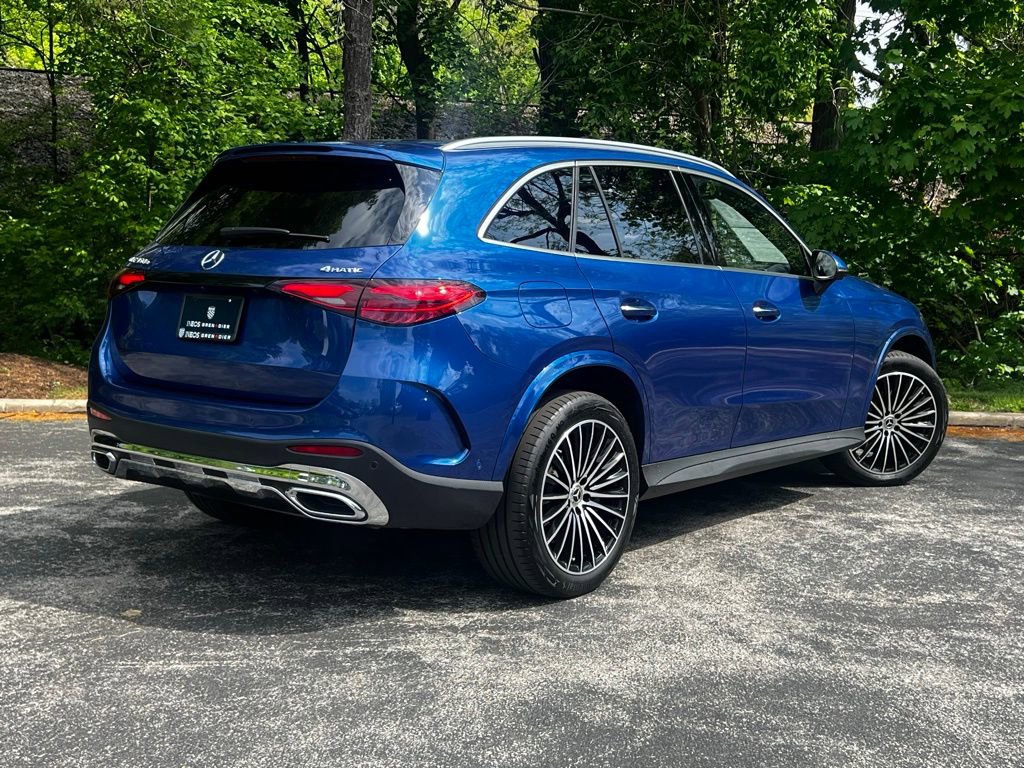 Used 2025 Mercedes-Benz GLC 350e 4MATIC image 7