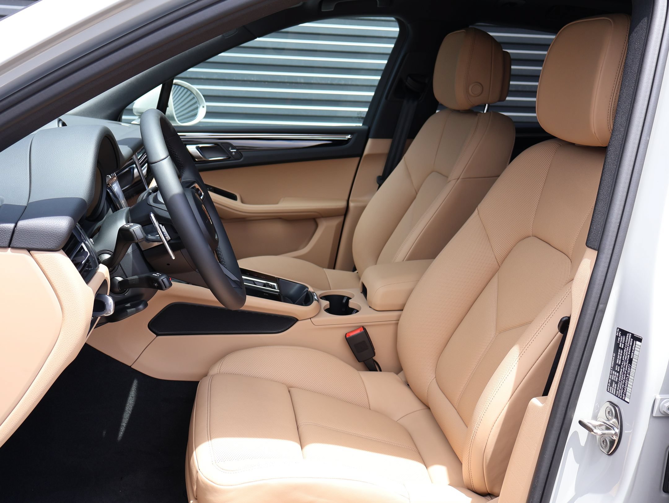 New 2026 Porsche Macan AWD/4WD image 5