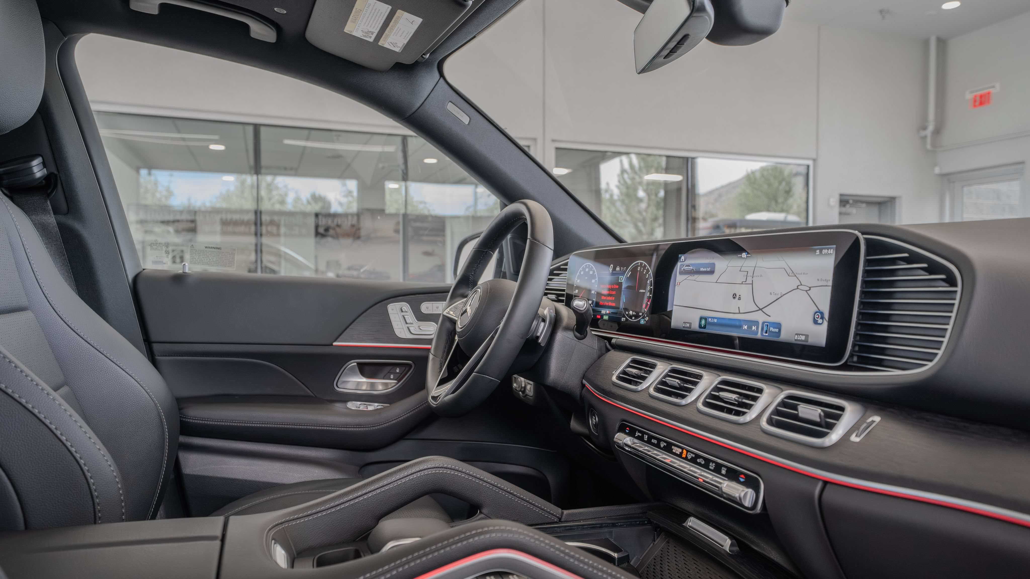 Certified 2025 Mercedes-Benz GLE 450e 4MATIC image 18