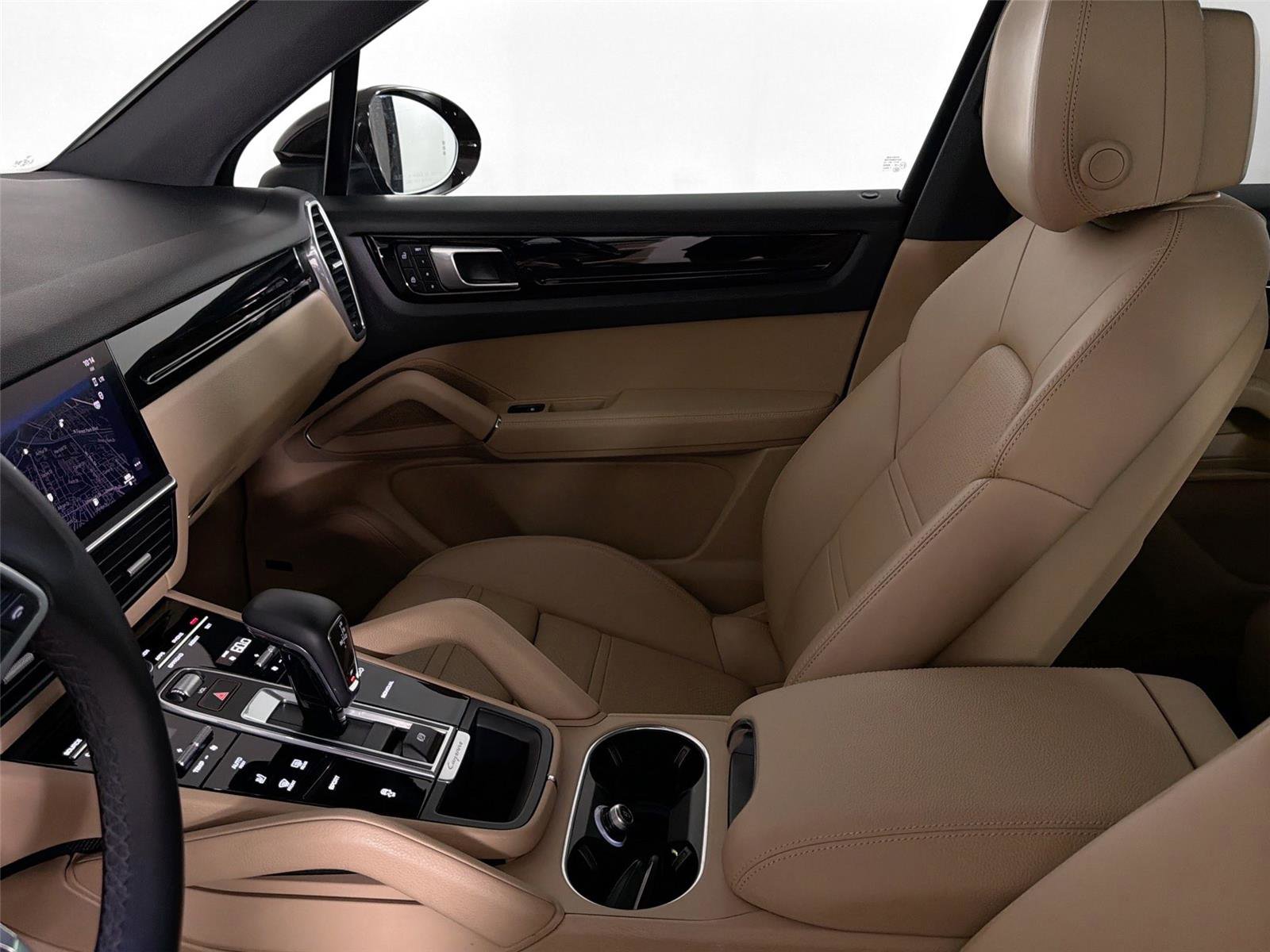 Certified 2022 Porsche Cayenne GTS AWD/4WD image 30