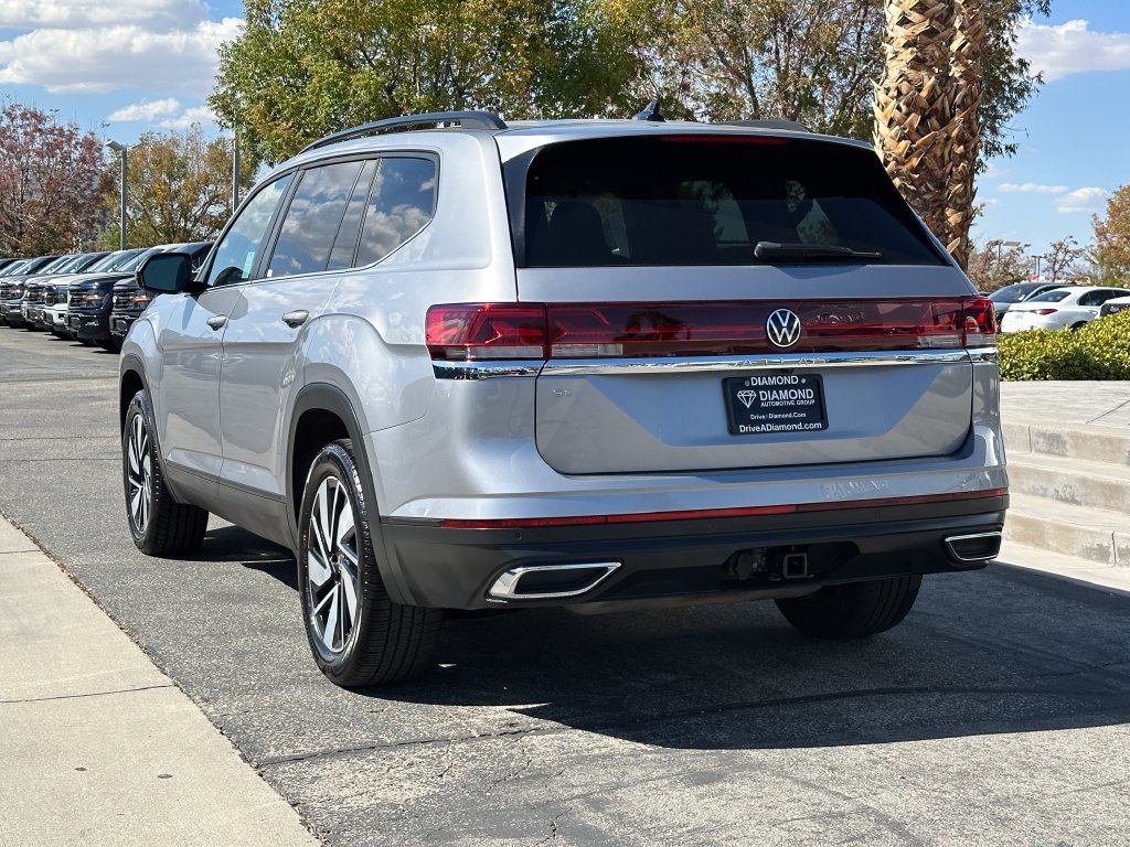 Used 2025 Volkswagen Atlas SE FWD image 4