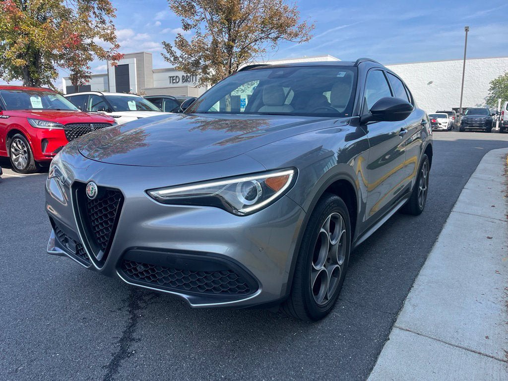 Used 2021 Alfa Romeo Stelvio Sprint w/ Nero Edizione AWD/4WD image 3