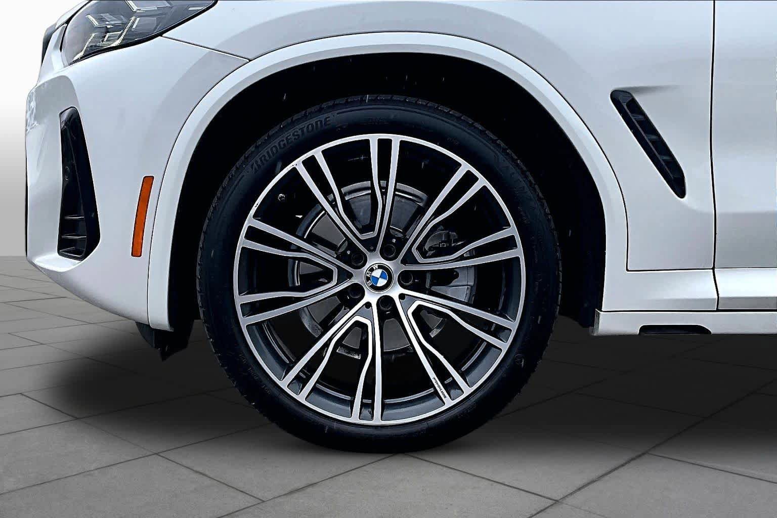 Used 2022 BMW X3 xDrive30i w/ M Sport Package AWD/4WD image 11