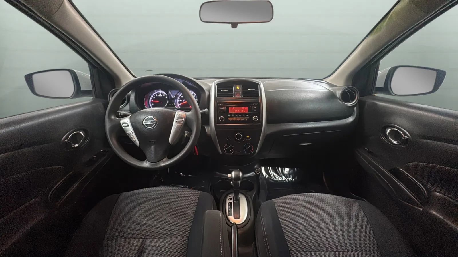Used 2017 Nissan Versa SV FWD image 5