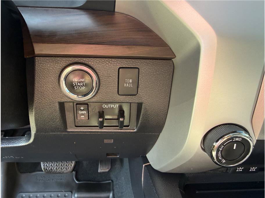 Used 2021 Toyota Tundra Limited w/ Limited Premium Package AWD/4WD image 27