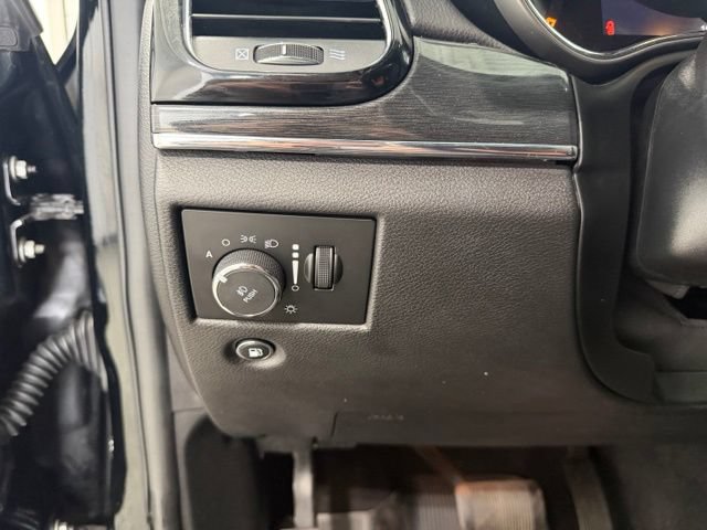 Used 2019 Jeep Grand Cherokee Trailhawk w/ Trailhawk Luxury Group AWD/4WD image 11