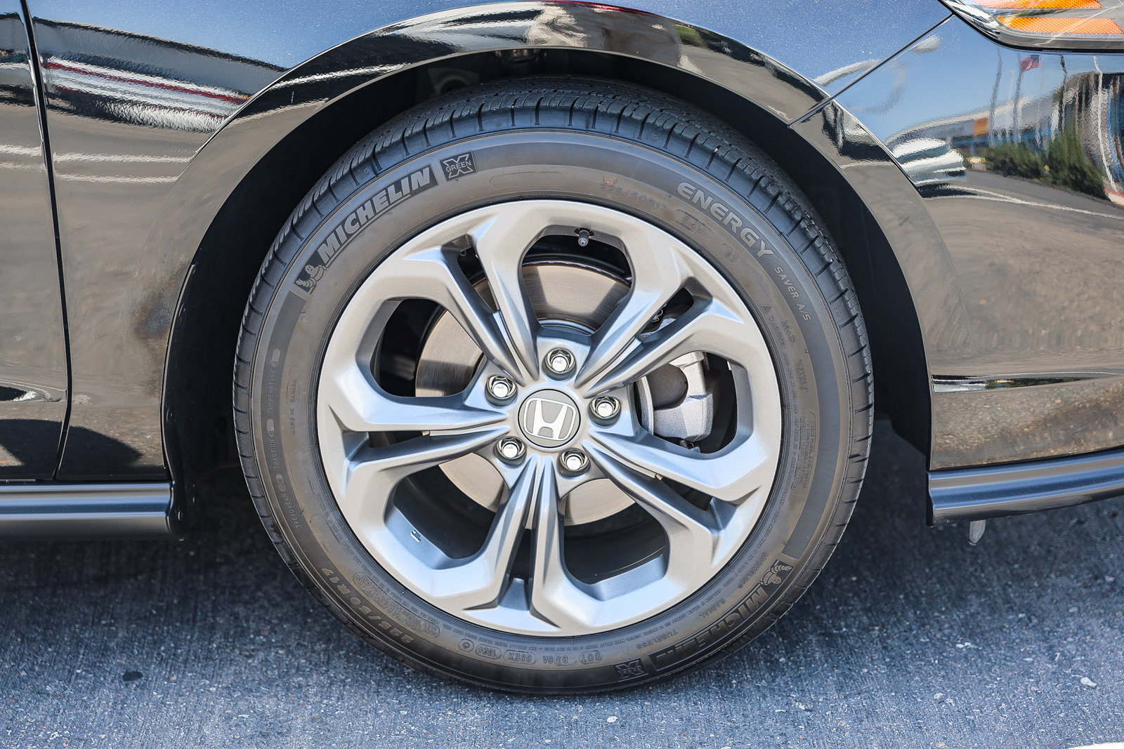 Certified 2024 Honda Accord EX image 28
