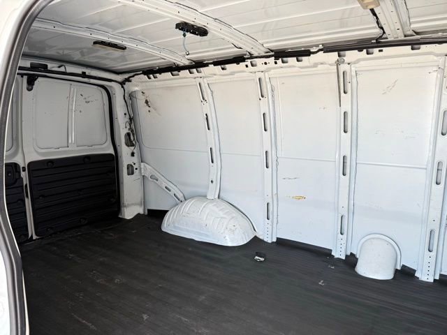 Used 2020 GMC Savana 2500 image 17
