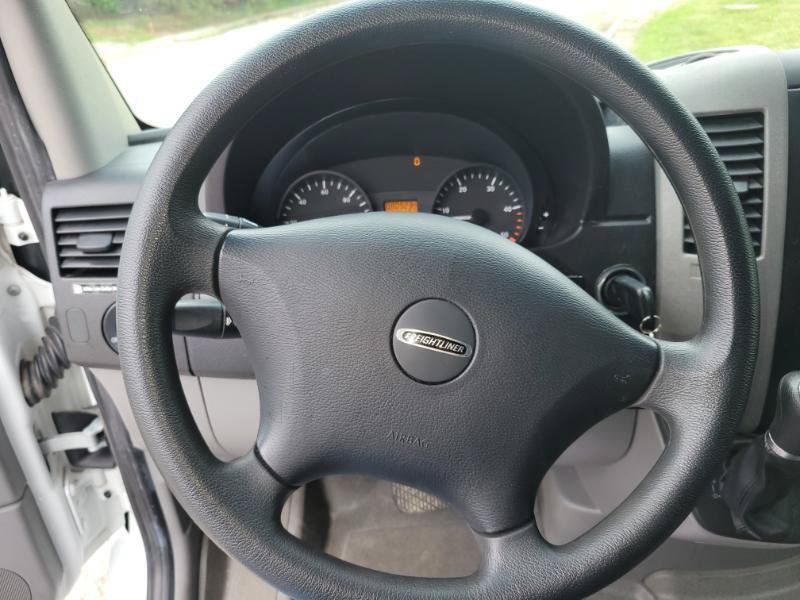Used 2017 Freightliner Sprinter 3500 RWD image 21