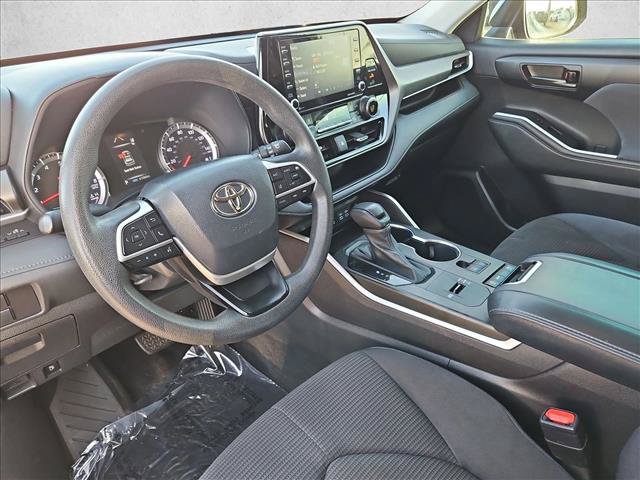 Used 2026 Toyota Highlander XLE AWD/4WD image 12