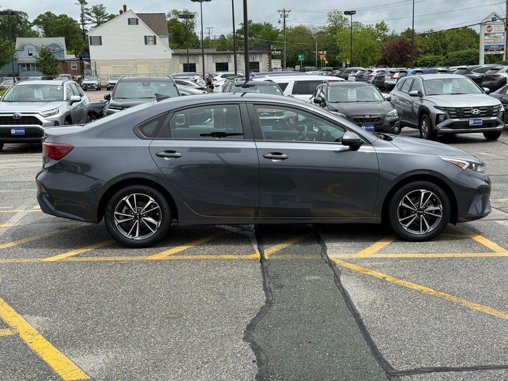 Used 2023 Kia Forte LXS FWD image 7