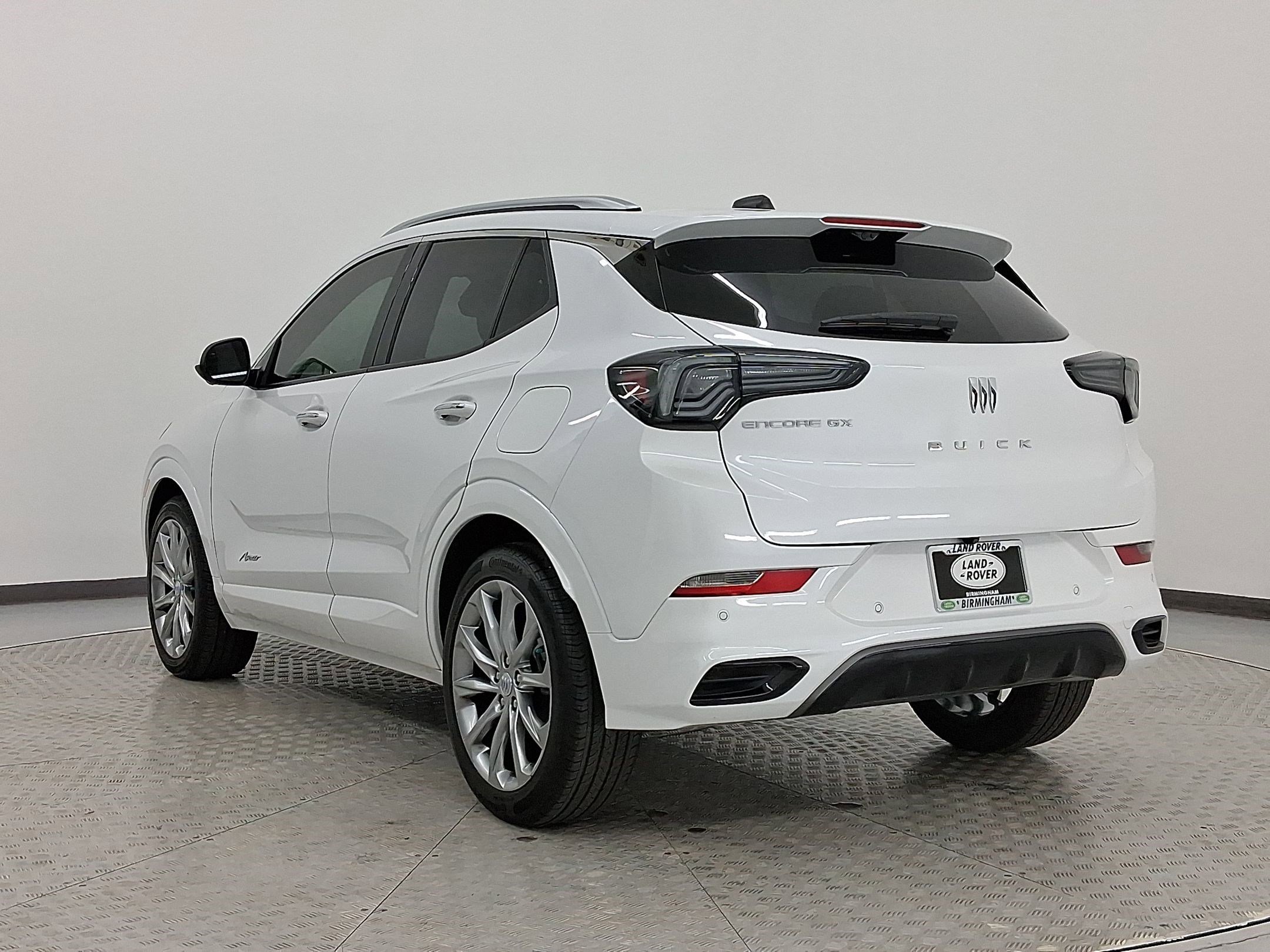 Used 2025 Buick Encore GX Avenir w/ Avenir Technology Package image 3