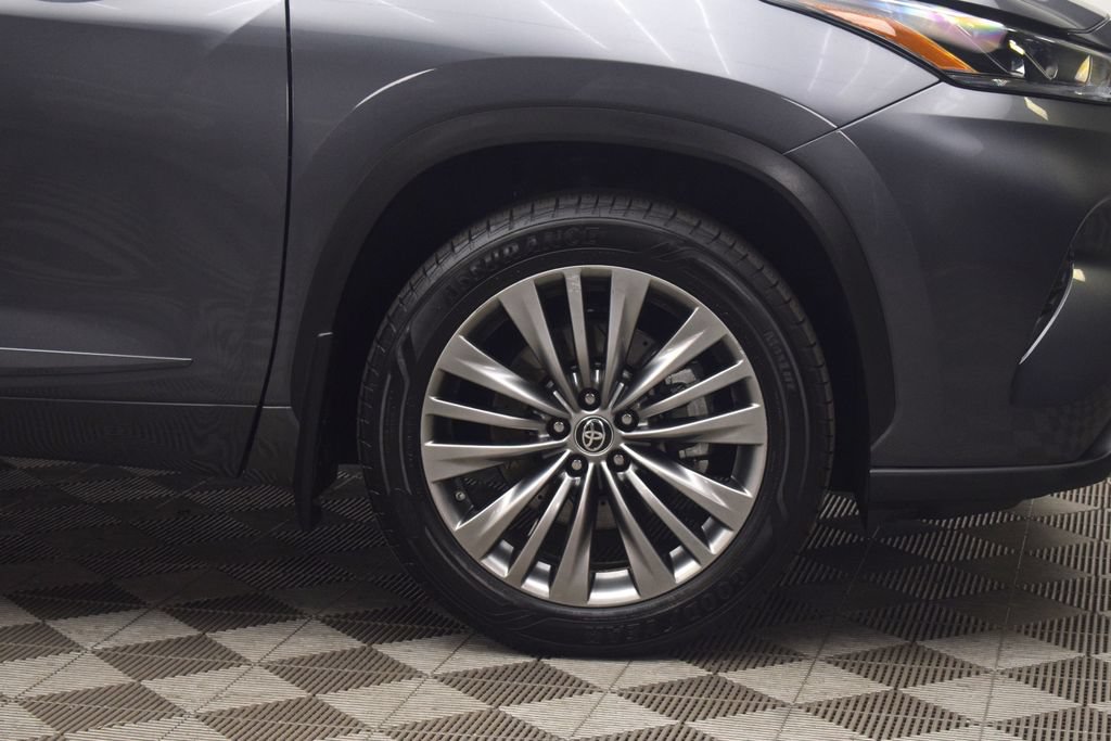Used 2020 Toyota Highlander Platinum AWD/4WD image 34